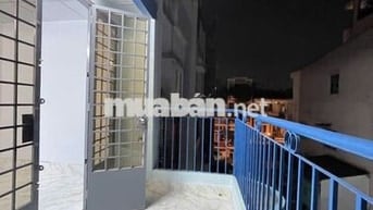 SIÊU RẺ TT Q10 HOÀ HẢO-HẺM XE HƠI THÔNG 2 ĐẦU-3PN-BAN CÔNG-NHỈNH 5 TỶ