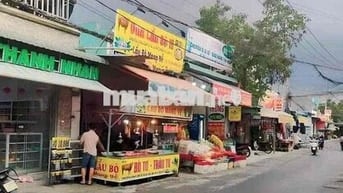 Cần Bán Gấp căn nhà MT ngay Chợ Bình Chánh- Sổ Hồng Riêng giá 860TR