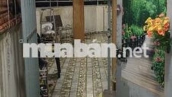 Căn lầu 4 và sân thượng 100m thoáng mát
