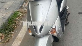 xe lead 2010  máy cực êm , đề phát nổ ngay