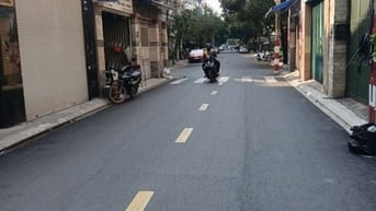 Bán Nhà : hẻm 8m đường Đồng Đen P.14 Q.Tân Bình Tp.HCM -dt:4x16m 4 lầu