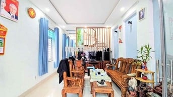 Một căn nhà ngon lành đầy đủ tiện ích xây kiên cố xây đúc tân hiệp sổ