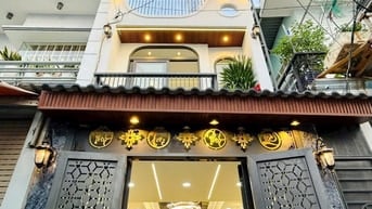 Nằm tại Diên Hồng, Bình Thạnh ngay chợ Bà Chiểu. Xây 1 trệt 1 lầu, SHR