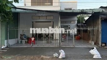 CẮT LỖ 1 Tỷ - BÁN GẤP NHÀ MẶT TIỀN TRUNG TÂM CÁI BÈ - CHỈ 17TR/M²