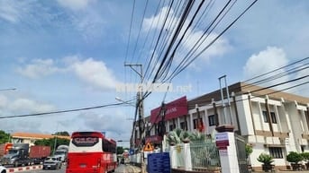 Chính chủ LÔ CẶP CẠNH CHỢ TRẢNG BÀNG 10x23 ODT, Đ Nguyễn Du SHR, 860tr