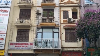 Cho Thuê Cửa hàng Tầng 1 nhà mặt đường Giải phóng, Ngã Tư vọng, HN