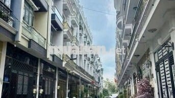 Nhà 1 trệt 3 lầu full nội thất hẻm Hồ Văn Long BHH B bình tân