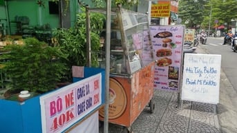 Tuyên nhân viên phụ vụ quán ăn