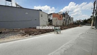 Bán lô đất góc 2mt 5x23m, sát chợ Thới Tứ, vị trí đẹp, Hốc Môn