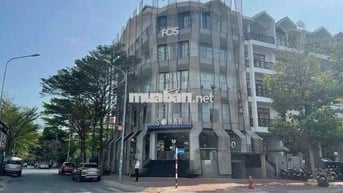 Nhà góc 2 mặt tiền – Đường D4, Him Lam, Quận 7

Diện tích: 13 x 20 m