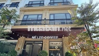 SIÊU PHẨM TÒA DỊCH VỤ TRỊNH VĂN BÔ -BỀ THẾ- LÔ GÓC -VỈA HÈ - ĐƯỜNG TO