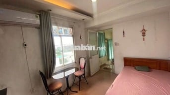 Phòng sân thượng lầu 5 Đề Thám