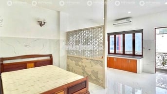 Căn hộ mini Full Nội thất 40m2 có Ban công lớn kế cầu Nguyễn Văn Cừ