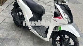 xe vision. bản đặc biệt màu trắng. biển tỉnh