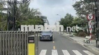 Bán nhà phố , 4 PN, phòng Bếp, phòng khách, , sân thượng trước sau