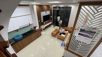 TRUNG KÍNH - 3 BƯỚC RA OTO - NHÀ ĐẸP FULL NỘI THẤT - XÁCH VALI VỀ Ở - 