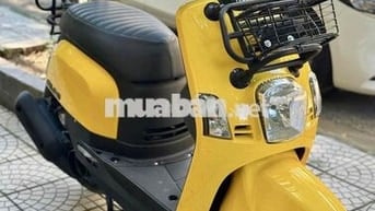 Yamaha Cuxi màu Vàng