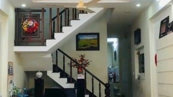 BÁN NHÀ ,hẻm 1283 ,htp .Q7- dt- 4x17.5 đúc 2 tầng ốp máy ,