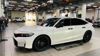 Honda Civic RS 2024 - 10.000km Siêu Đẹp Hãng Bán