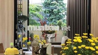 Nhà mặt tiền Nguyễn Thái Học, giáp hẻm thoáng đối diện ngân hàng, BV..