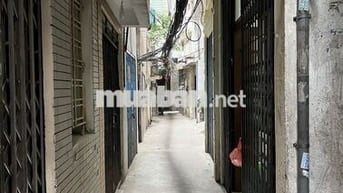 Cho thuê nhà trong ngõ 16m2, 4 tầng, 2 ngủ, 2 wc, bếp, khách, Đống Đa