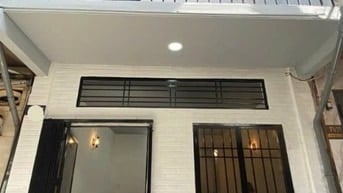 Chính chủ bán nhà hẻm 717 Trần Phú, P.4, Q.5, nhà mới đẹp ở liền
