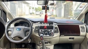 Toyota Innova 2014 2.0E - 300000