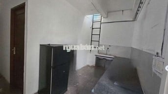 Phòng đủ nội thất tách bếp riêng giá 37 tại Sư Vạn Hạnh Q10