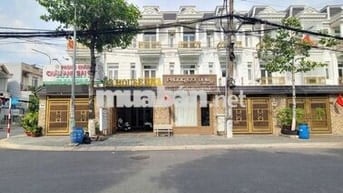 Cho thuê nhà mặt tiền gần siêu thị Go,có sẵn nội thất