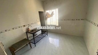 -Hết tháng 12 ni. Bên mình có dư 1 phòng. Kiệt ngũ hành sơn. . Có điều