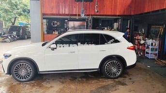 Mercedes Benz GLC 2023 300 4Matic - 11000 km