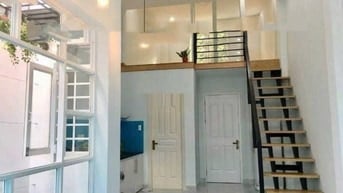 Bán nhà 1 trệt 1 lửng ngay đường 12 Trường Thọ. DT 53.8m2, nở hậu. SHR