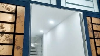 Chính chủ cho thuê nhà nguyên căn Nguyễn Cảnh Chân, quận 1, 12tr  /th