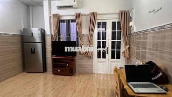 Cho thuê nhà nguyên căn full nội thất đường Bến Vân Đồn,Quận 4 (32m2)