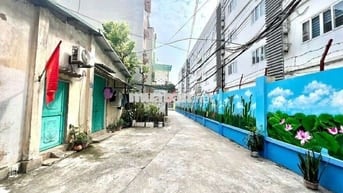 CHỦ BÁN GẤP MẢNH ĐẤT HOA HẬU TẠI NGỌC THUỴ - NGÕ Ô TÔ -  GẦN MẶT PHỐ