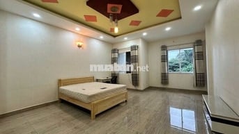 Cho thuê căn biệt thự liền kế vườn 150m2 tại The Oasis KDC Việt Sing