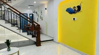 Nhà bán Lê Văn Thọ.Hẻm xe hơi vào tận cửa.