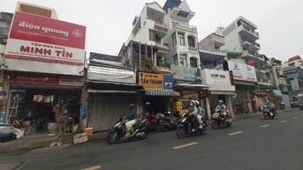 Nhà chính chủ bán mặt tiền Nguyễn Văn Đậu, ngay khu trung tâm an ninh 