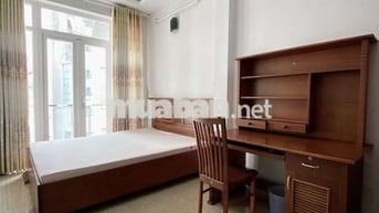 Nhà riêng còn trống 2p, 1 phòng có ban công, ngay Ngã Tư Phú Nhuận