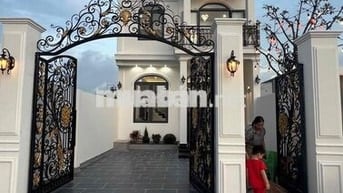 nhà tặng full nội thất cao câp 3ty250