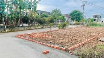 Bán lô góc gần 100m2 - full thổ cư - cách Quốc lộ chỉ 300m - sổ sẵn
