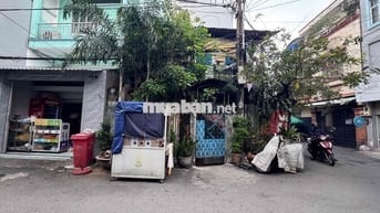 LÔ GÓC 2MT 70M2 NGANG 5,7M- HXH THÔNG D2- 30M RA HÀNG XANH- 12,X TY TL