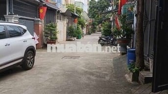 NHÀ XÂY KIÊN CỐ 1 / ĐƯỜNG TRƯƠNG THỊ HOA. HẺM TRƯỚC NHÀ 6M VỊ TRÍ ĐẸP