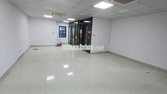 CHO THUÊ MBVP TẦNG 2 NHÀ MẶT PHỐ PHẠM VĂN ĐỒNG DT 70M²