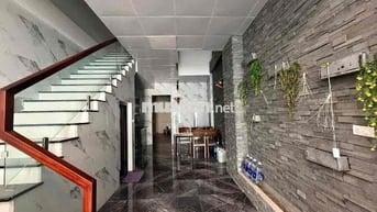 siêu phẩm đức thượng cách quốc lộ 32 500m