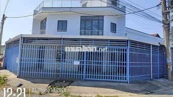 Cho thuê nhà nền góc, chính chủ, đường 23a & 16a2 Đức Hoà - Long An