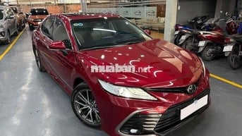 Toyota Camry 2.0Q 2022 lướt giá tốt ạ