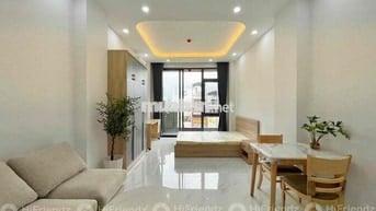 STUDIO THOÁNG CÓ BAN CÔNG FULL NỘI THẤT HIỆN ĐẠI NHẬN XE ĐIỆN