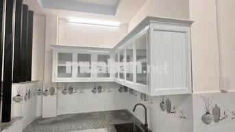 Cho thuê nhà nguyên căn 40 m2 ở đường Nguyễn Thị Thập ̣̣- Hẻm 118/10