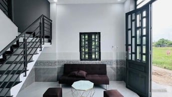 Nhà MT đường 4m, cách cầu lớn Hóc Môn 15 phút, nhà mới 5x10m